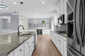 Building Photo - 5435 Mirror Lake Dr