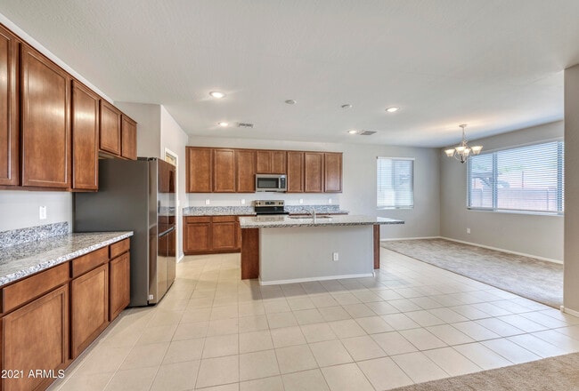 Building Photo - 8410 W Palmaire Ave
