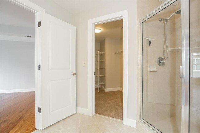Building Photo - 1381 Parkview Ln