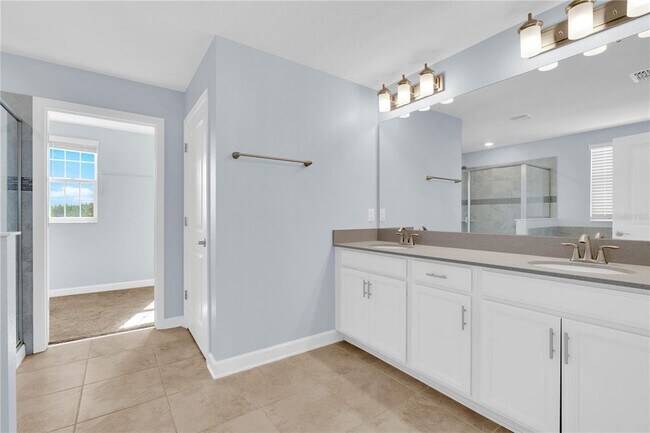 Building Photo - 12111 Imaginary Way