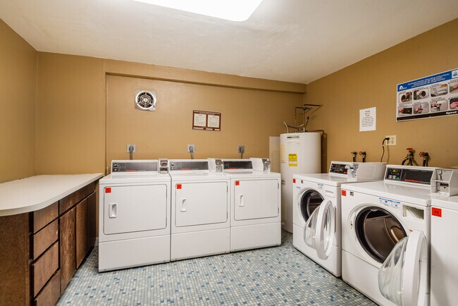 Building Photo - 960 E 100 S