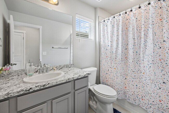 Building Photo - Modern 4BD/3BA Home with Covered Balcony &...