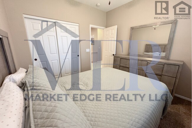 Building Photo - 3Bed/2.5Bath Home at Guadalupe/Crismon Rd! $399 MOVE-IN SPECIAL! Ready for Immediate Move-In!