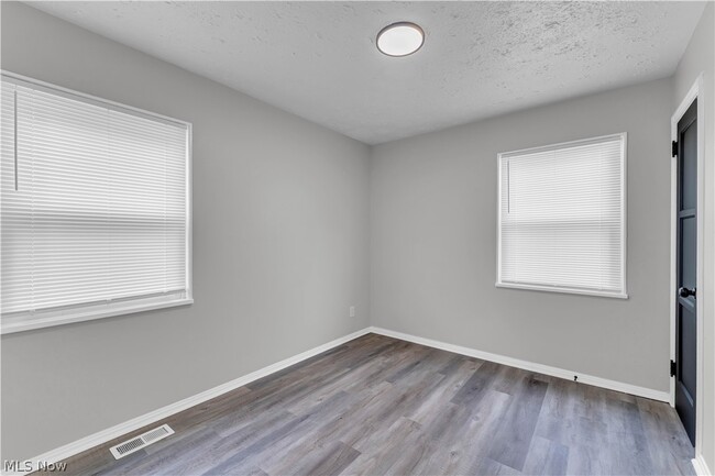 Building Photo - 4026 W 144th St