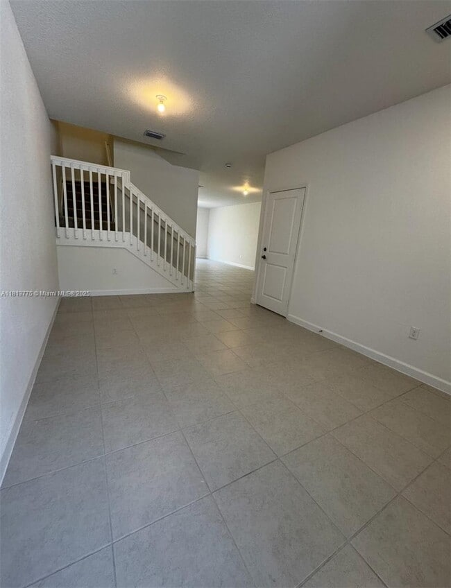 Building Photo - 132 SW 184th Way