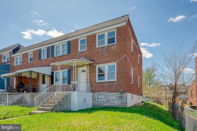 Building Photo - 317 Arden Rd W