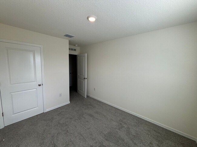 Building Photo - 8243 SW 67th Ave
