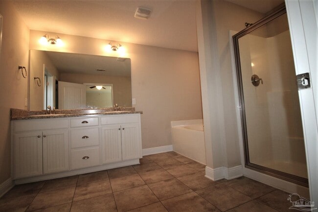 Building Photo - 3730 Weatherstone Cir