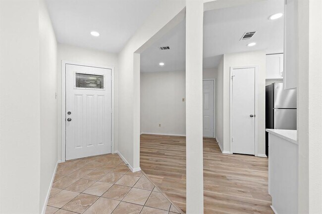 Building Photo - 4911 Ganymede Dr