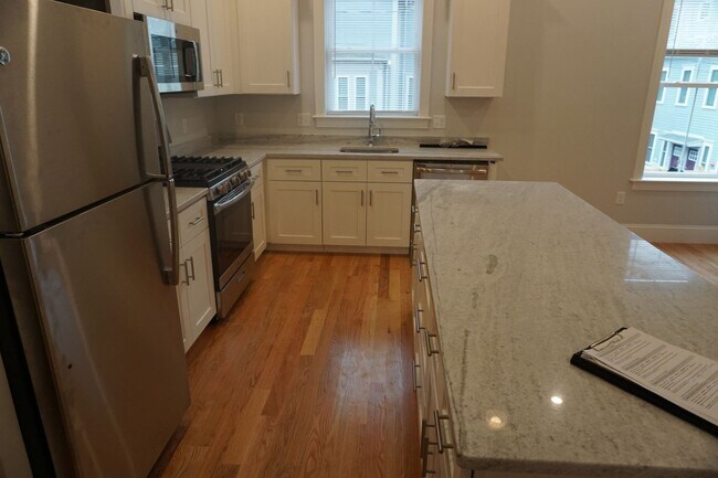 Building Photo - $3,850 Renovated 3BR Near Boston College | Parking Included | Updated Kitchen & Bath