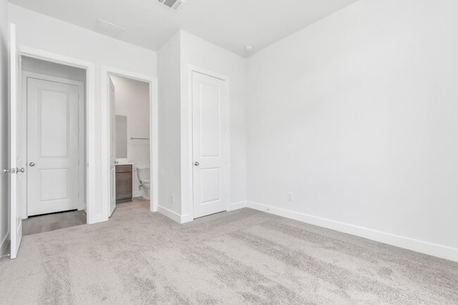 Building Photo - 21118 Chelton Bch Dr