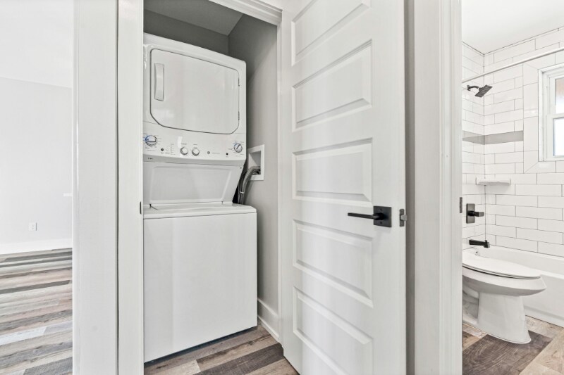 Building Photo - 3420 Jackson Blvd