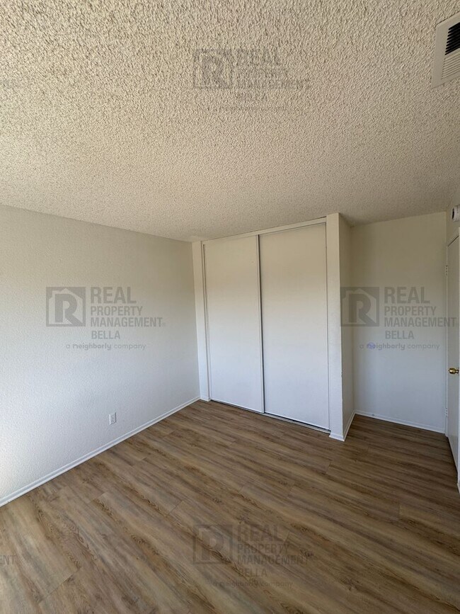 Building Photo - 1330 Wrigley Ln