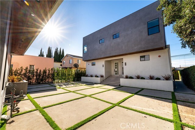 Building Photo - 1809 S Longwood Ave