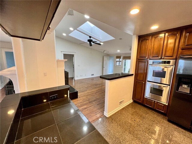 Building Photo - 342 Camino de las Colinas