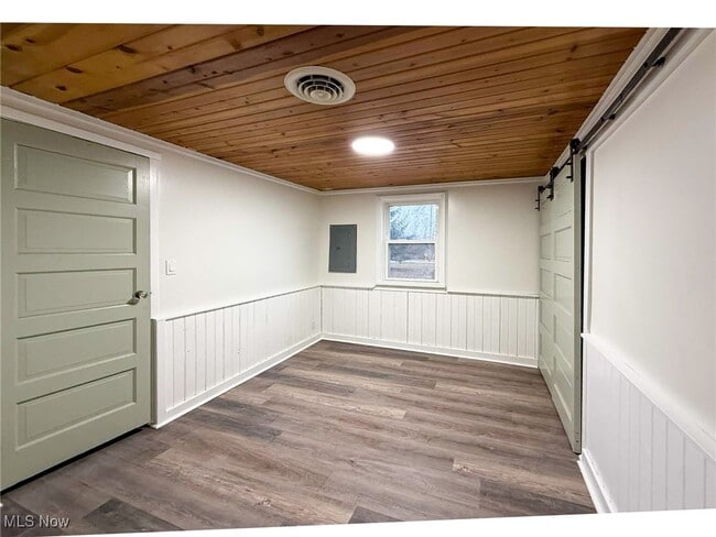 Building Photo - 11370 Parkside Ave NE