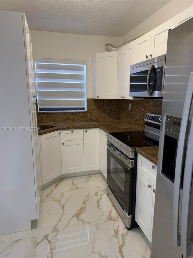 Building Photo - 2669 W 52nd St