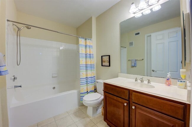 Building Photo - 7575 Kirby Dr