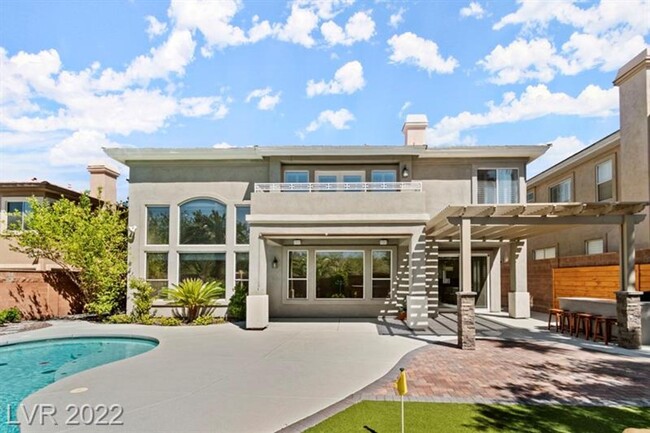 Building Photo - Recently remodeled 5 BEDROOMs/4 bathrooms,...