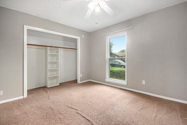 Building Photo - 2801 Westbury Ln