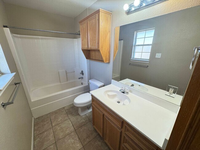 Building Photo - 4807 John David Dr