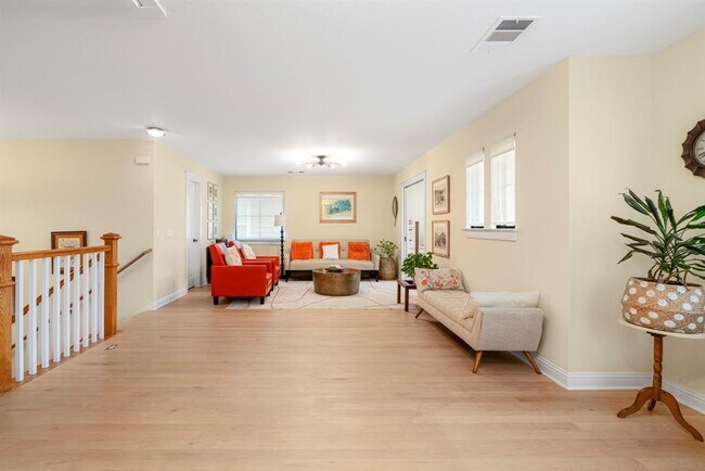 Building Photo - 9433 Hopeland Dr