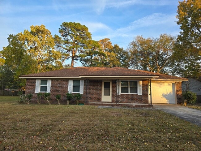 Building Photo - Renovated 3BR home in Sangaree