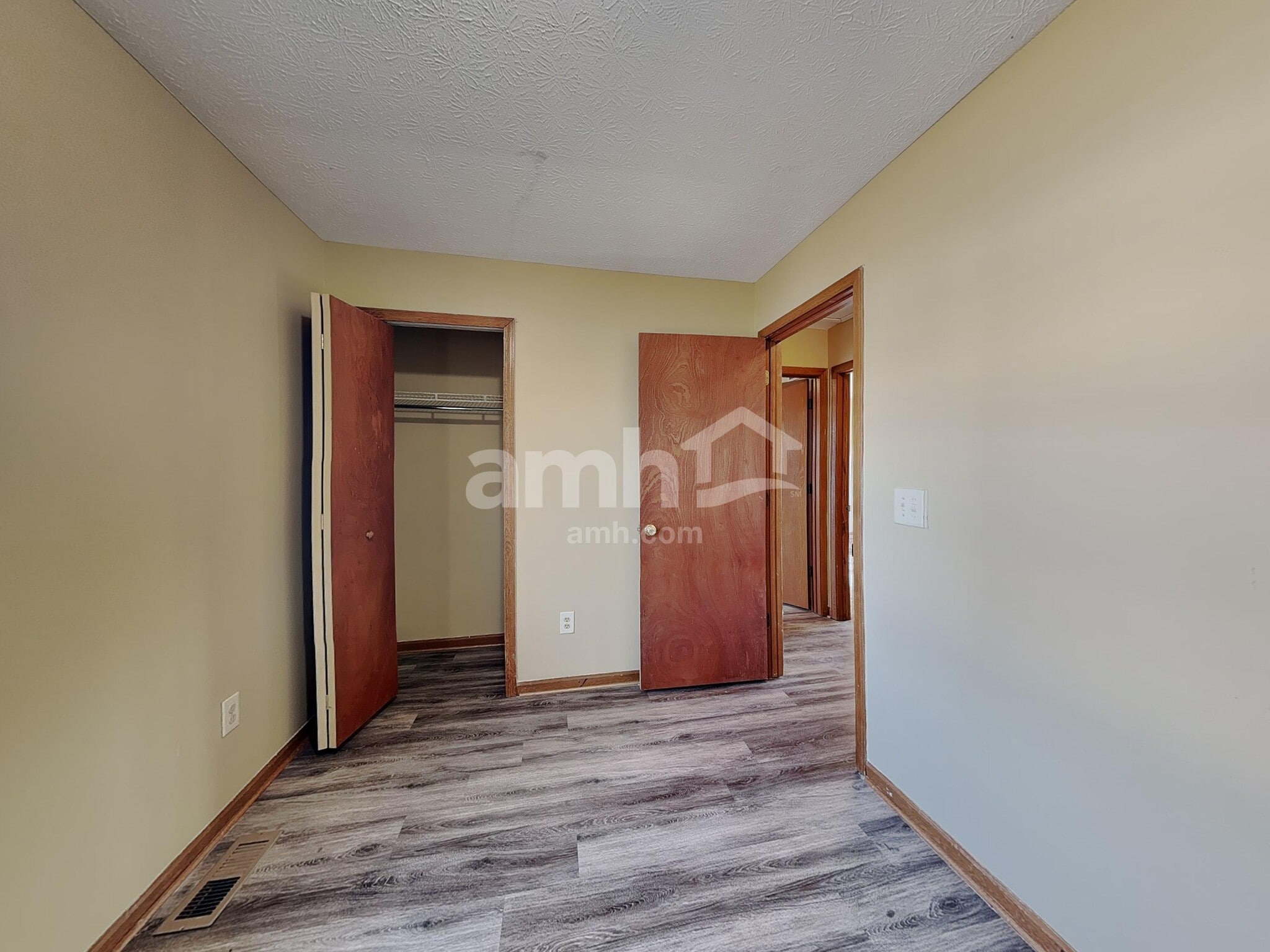 Building Photo - 2650 Willowgate Rd