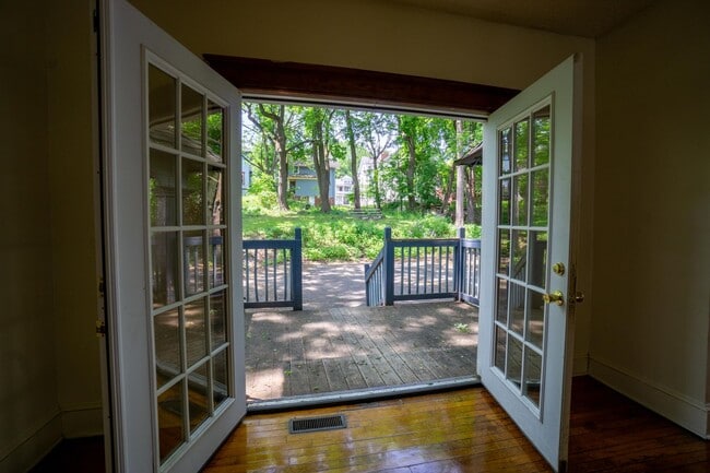 Building Photo - Single Family Home Available 6/1/26