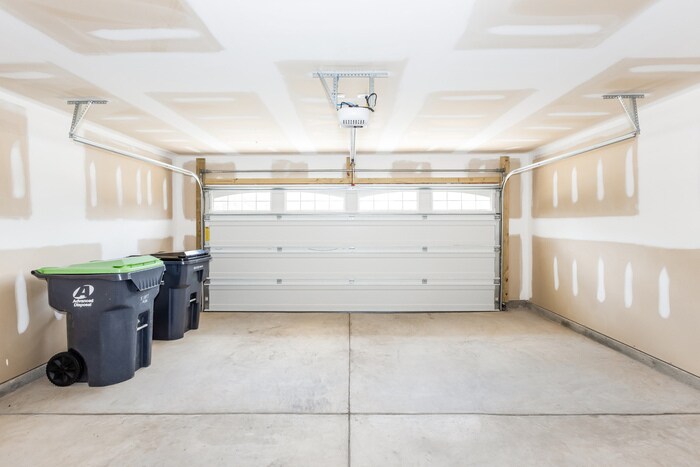 Building Photo - 220 Bowery Breeze Wy