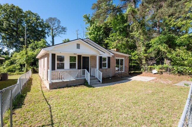 Building Photo - 102 Burdock Cir