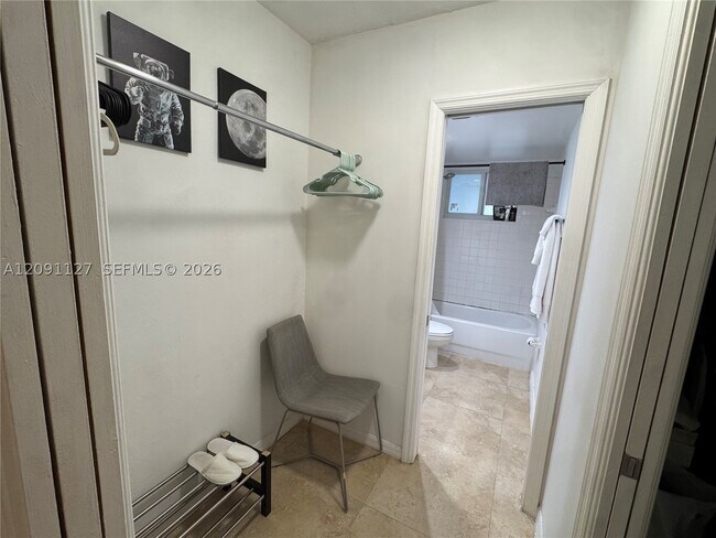 Building Photo - 240 Galen Dr