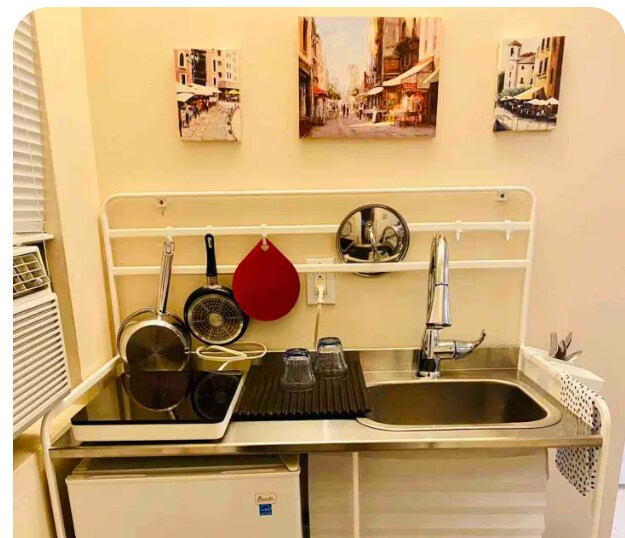 Building Photo - 130 Malaga Ave