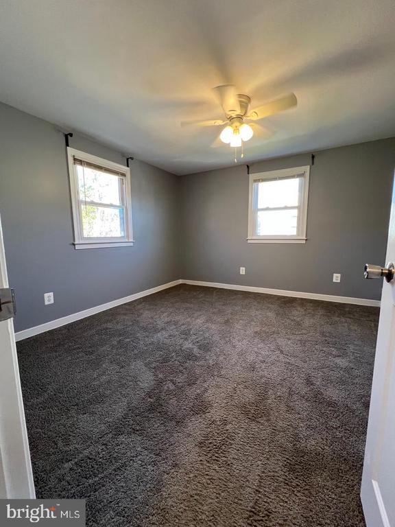 Building Photo - 5804 Shoshone Dr