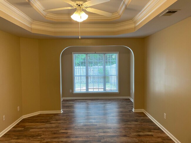 Building Photo - Town Home For Rent
