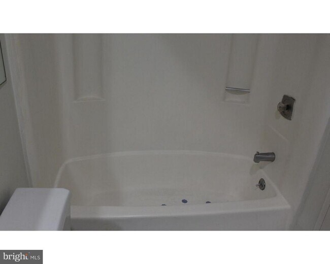 Building Photo - 2031 South St