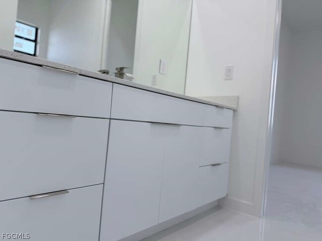 Building Photo - 477 Rayford St