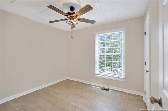 Building Photo - 1931 Daphne Cir