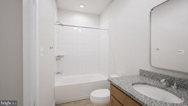 Building Photo - 135 Heyford Dr