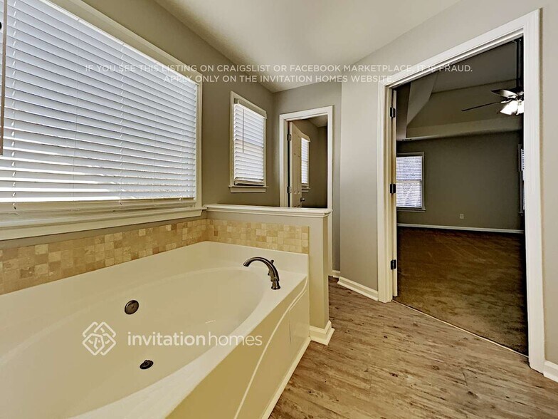 Building Photo - 510 Millside Tr