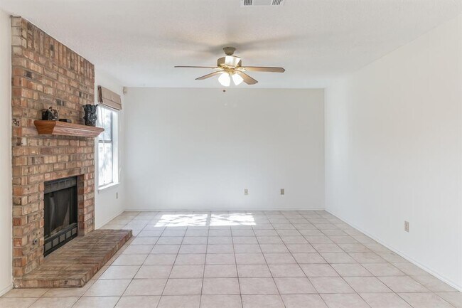 Building Photo - 7801 Callbram Ln