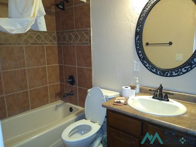 Building Photo - 2108 S Shelly Dr