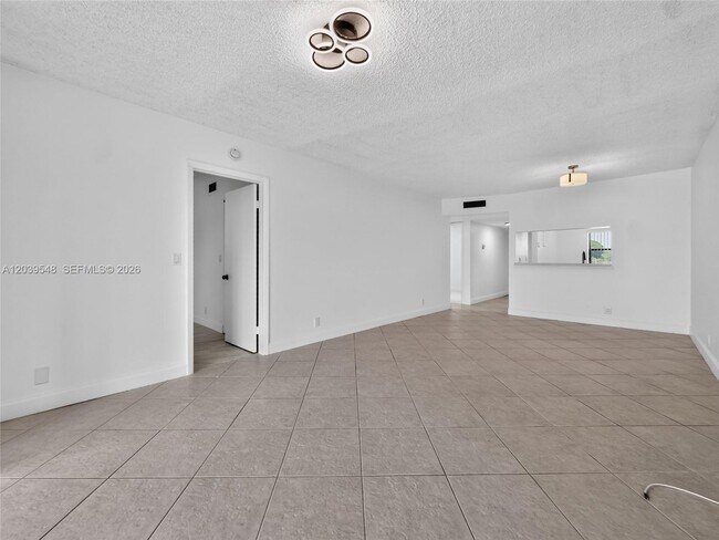 Building Photo - 11358 Taft St