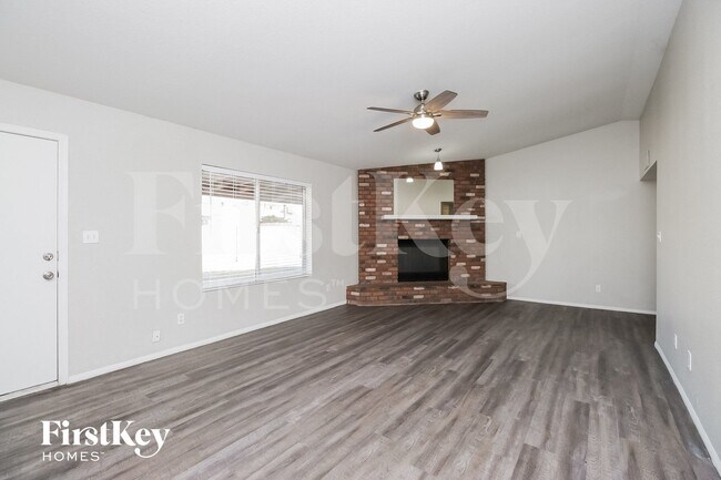 Building Photo - 3928 E Garnet Cir