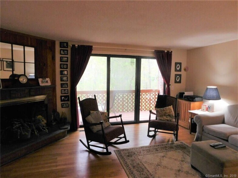 Living room - 32 Upper Pattagansett Rd