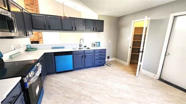 Building Photo - 16727 Carrack Turn Dr