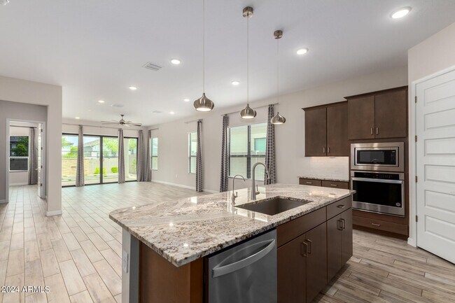 Building Photo - 17719 N 50th Way