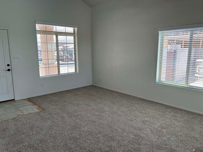 Building Photo - 4364 S Sunflower Dr
