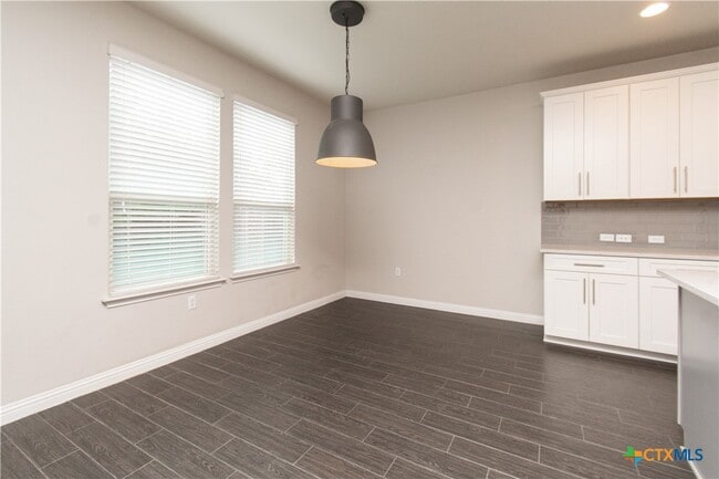 Building Photo - 9404 Privet Dr