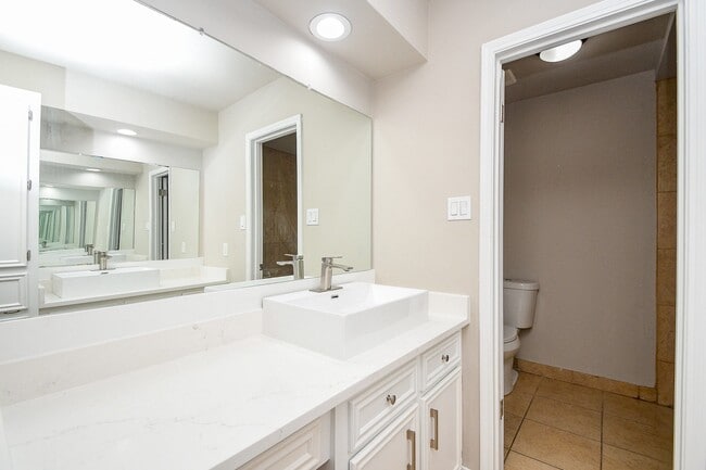 Building Photo - 1526 Barraud Ct
